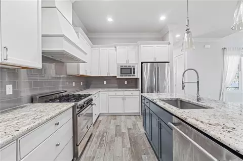 Kitchen - 344 Ormond Dr, Covington, LA 70433 photo 3 of 3