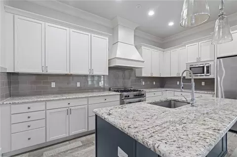 Kitchen - 344 Ormond Dr, Covington, LA 70433 photo 2 of 3