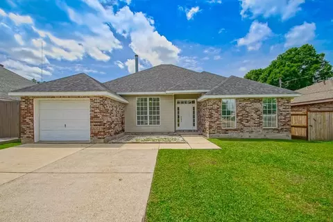 2415 Memorial Park Dr, New Orleans, LA 70114