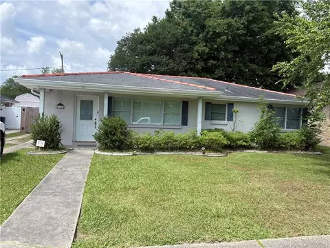718 Green Acres Rd, Metairie, LA 70003
