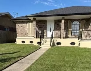 7649 Berg St, New Orleans, LA 70128