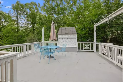 Exterior - 127 Wilkinson St, Mandeville, LA 70448 photo 3 of 8