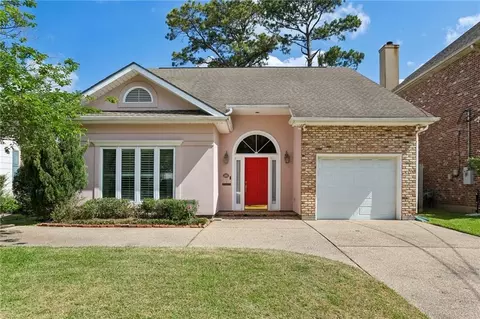 7 Althea Ln, Metairie, LA 70005
