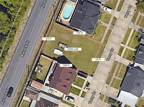824 Terry Dr, Arabi, LA 70032