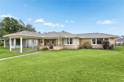 4 Ellen Ct, Jefferson, LA 70121