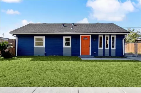 4978 Kendall Dr, New Orleans, LA 70126
