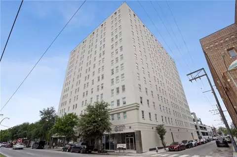 1205 St Charles Ave #916, New Orleans, LA 70130