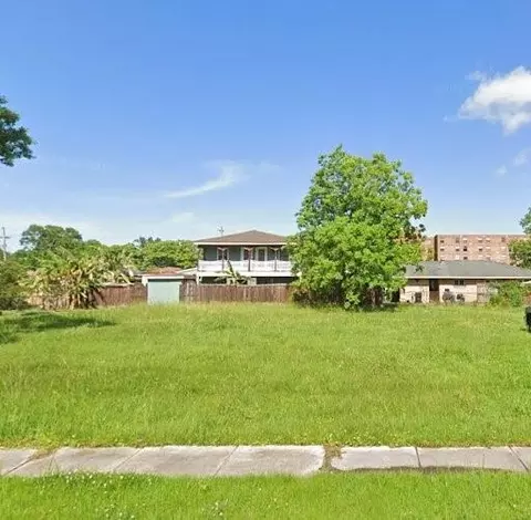 4445 Camelot Dr, New Orleans, LA 70127
