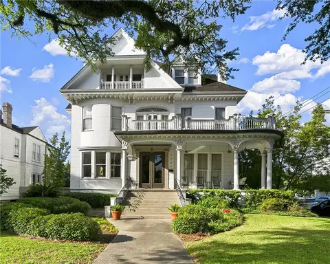 6226 St Charles Ave, New Orleans, LA 70118