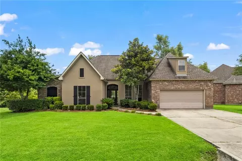 332 Autumn Creek Dr, Madisonville, LA 70447