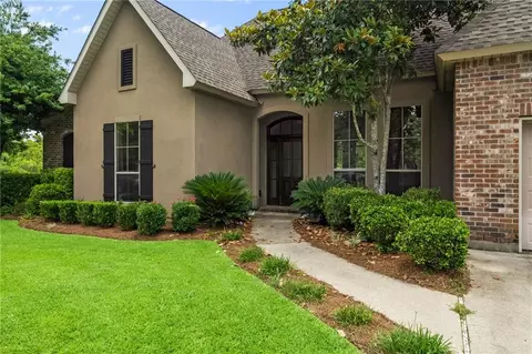 332 Autumn Creek Dr, Madisonville, LA 70447