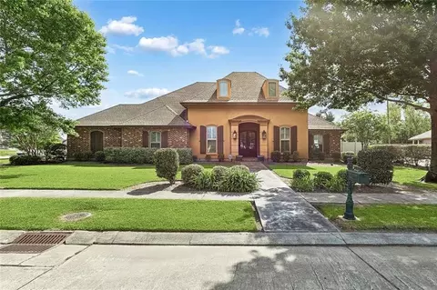 207 Lac Verret Dr, Luling, LA 70070