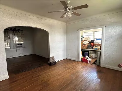 Living - 318 Harding St, Jefferson, LA 70121 photo 2 of 3