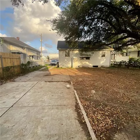 Exterior - 318 Harding St, Jefferson, LA 70121 photo 4 of 7