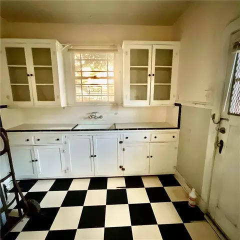 Kitchen - 318 Harding St, Jefferson, LA 70121 photo 1 of 2