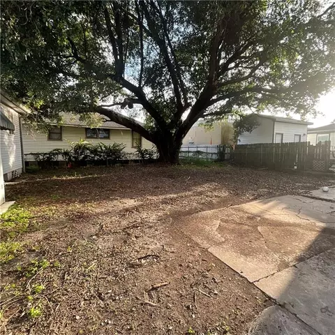 Exterior - 318 Harding St, Jefferson, LA 70121 photo 6 of 7