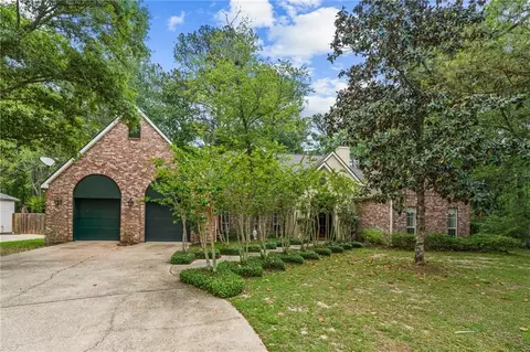235 Westwood Dr, Mandeville, LA 70471
