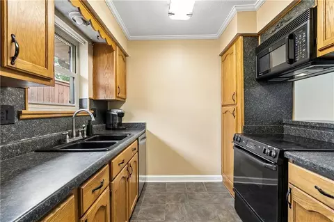 Kitchen - 3310 Chateau Blvd, Kenner, LA 70065 photo 1 of 1