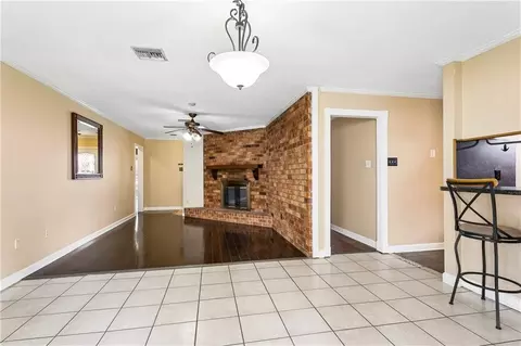 Living - 3310 Chateau Blvd, Kenner, LA 70065 photo 3 of 3