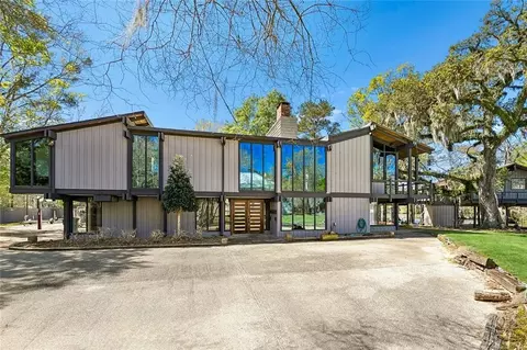 17049 Three Rivers Rd, Covington, LA 70433