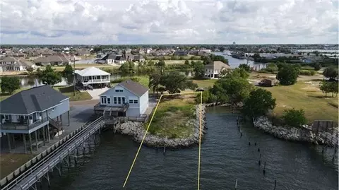 297 Lakeview Dr, Slidell, LA 70458