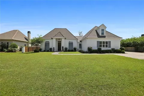 19328 Country Club Ln, Hammond, LA 70403