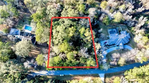 307 Black River Dr, Madisonville, LA 70447