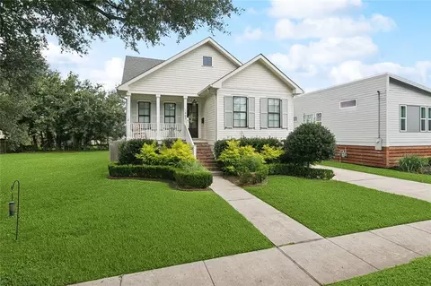 1463 Mithra St, New Orleans, LA 70122