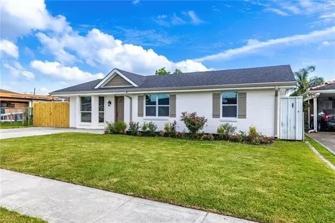 404 Alpaca Dr, Arabi, LA 70032