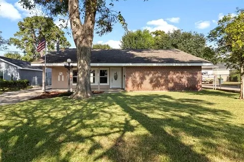 89 Haroleans St, Harahan, LA 70123
