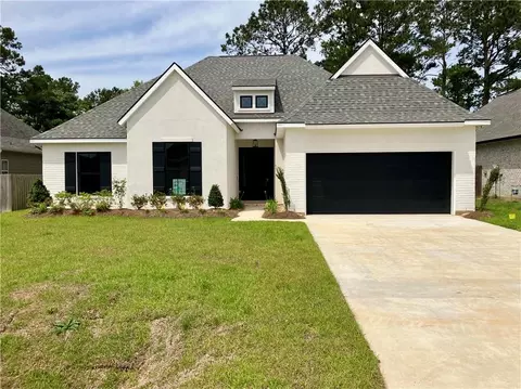 5052 House Sparrow Dr, Madisonville, LA 70447