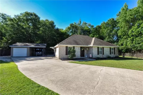 39140 Gum St, Pearl River, LA 70452