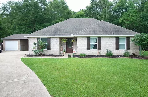 39140 Gum St, Pearl River, LA 70452