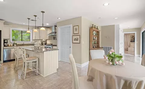 Kitchen - 14 Riverbend Ln, Covington, LA 70433 photo 3 of 3