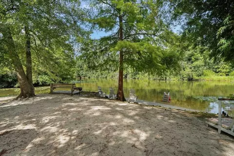 Exterior - 14 Riverbend Ln, Covington, LA 70433 photo 8 of 10