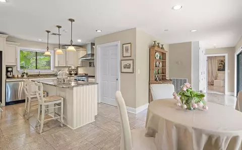Kitchen - 14 Riverbend Ln, Covington, LA 70433 photo 3 of 3
