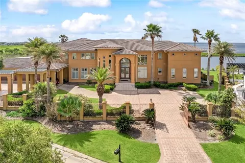 1512 Lakeshore Dr, Slidell, LA 70461