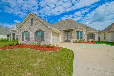 8028 Bedico Trail Ln, Madisonville, LA 70447