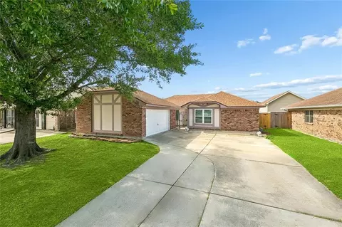 2265 Killington Dr, Harvey, LA 70058