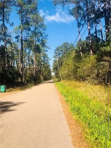 0 Paquet Rd, Lacombe, LA 70445