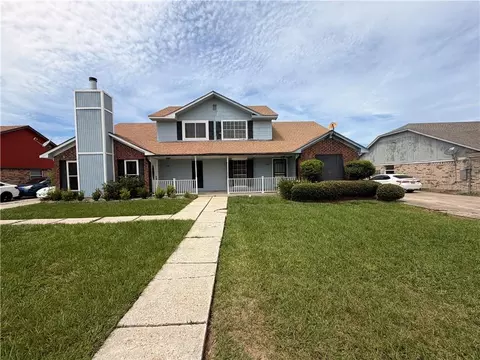 2105 Snowbird Dr, Harvey, LA 70058