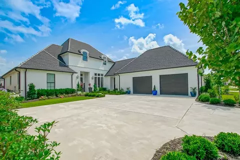 107 Deer Field Dr, Belle Chasse, LA 70037