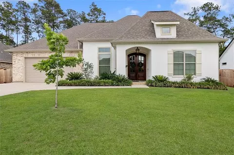 424 Belle Pointe Dr, Madisonville, LA 70447