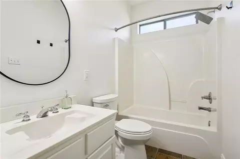 Bath - 2653 Bluff Ct, Mandeville, LA 70448 photo 3 of 3