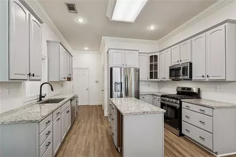 Kitchen - 2653 Bluff Ct, Mandeville, LA 70448 photo 1 of 3