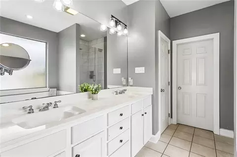 Bath - 2653 Bluff Ct, Mandeville, LA 70448 photo 1 of 3