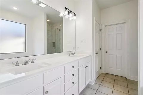 Bath - 2653 Bluff Ct, Mandeville, LA 70448 photo 1 of 3