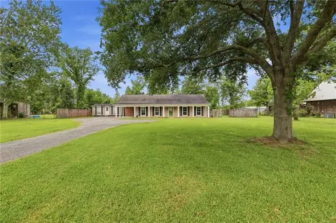 18499 Magnolia Est, Prairieville, LA 70769