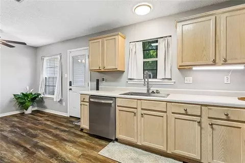 Kitchen - 2106 Robin St, Slidell, LA 70460 photo 2 of 2