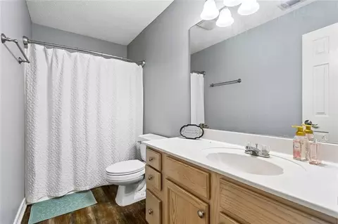 Bath - 2106 Robin St, Slidell, LA 70460 photo 2 of 2
